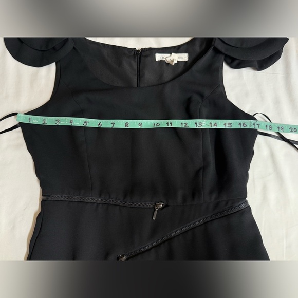 BCBGENERATION Black layered cap sleeve mini sheath dress w/ zipper detail size 6 - Picture 12 of 15
